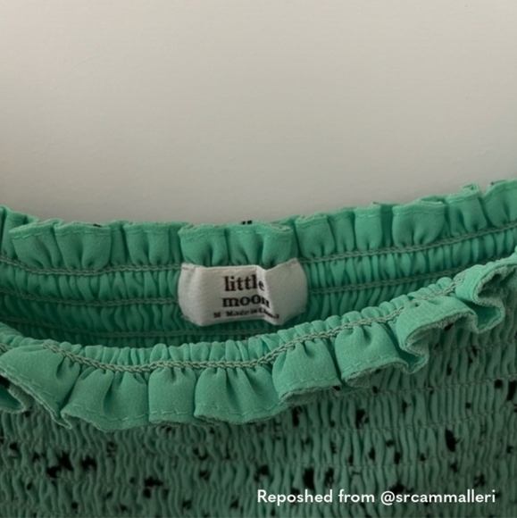 ARITZIA Little Moon Mint Chocolate speckled green smocked puff sleeve gimlet top - Picture 4 of 6